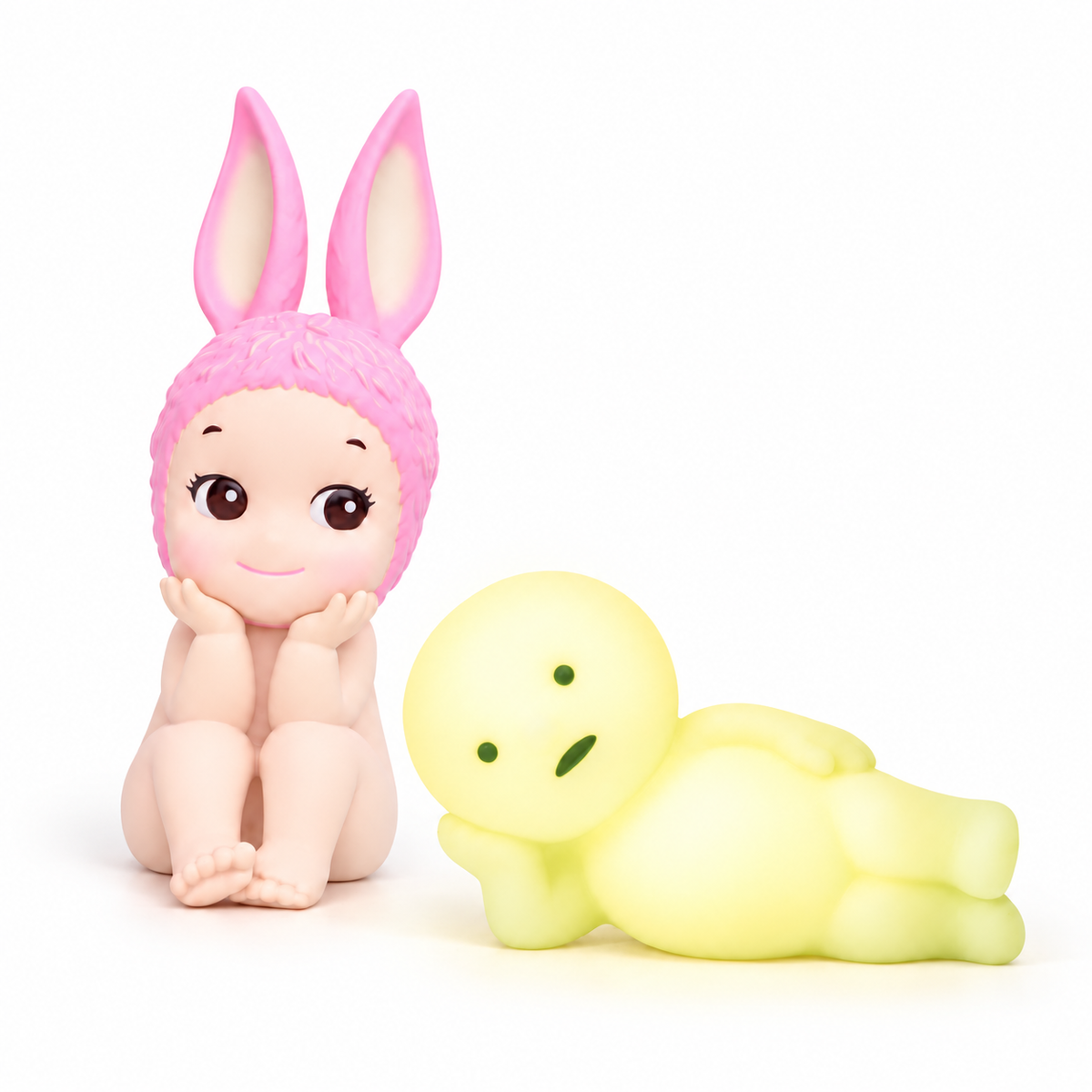 Figures & Collectibles