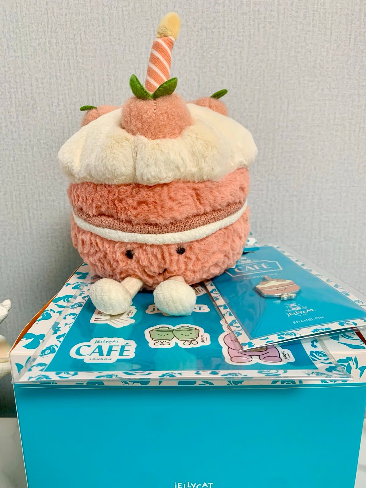 Jellycat Melbie Peach Birthday Cake